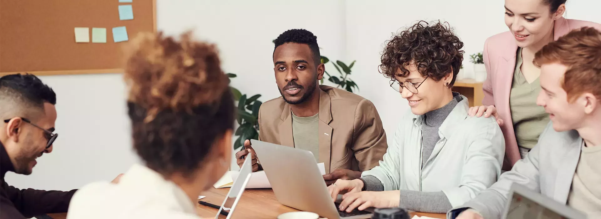 A group of professionals sit around a table conversing while working on laptops. In today’s data-driven, competitive world, spreadsheets, homegrown, and legacy compensation management systems simply can’t keep up. Discover what you should look for in an enterprise Sales Performance Management solution. Download The Enterprise Guide to Sales Performance Management (SPM) from Xactly.